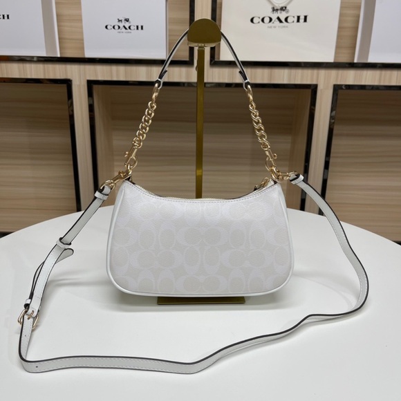 Coach Teri Shoulder Bag In Signature Canvas NWT☁️☁️ - Picture 4 of 8